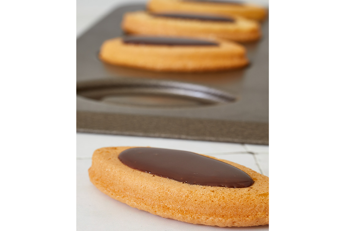 Image de barquettes au chocolat et de la plaque à barquettes de la marque Gobel