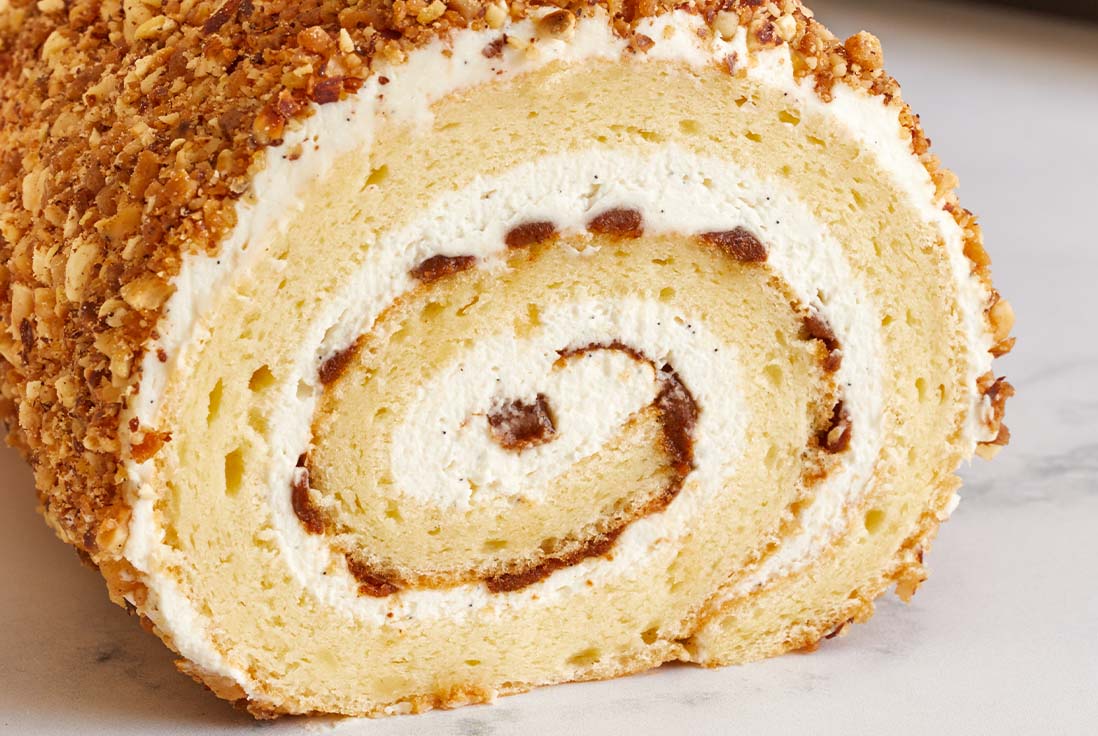 Image d'une buche gâteau à la vanille et noix de pecan